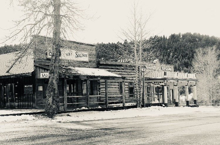 CABIN CUTTERS BLACK AND WHITE OLD TOWN